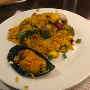 Paella Mar y Tierra