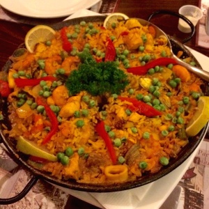 Paella Mar y Tierra