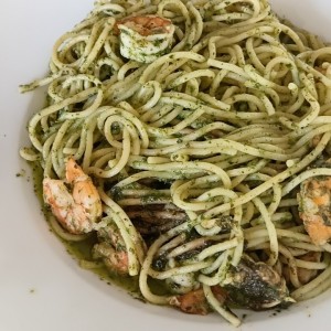 Espaguetis al pesto