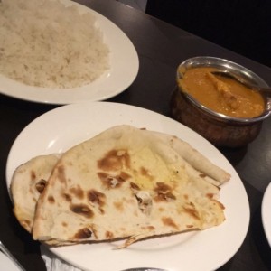 butter chicken y naan