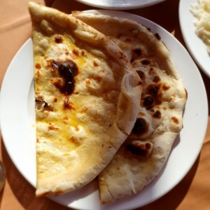 naan de ajo