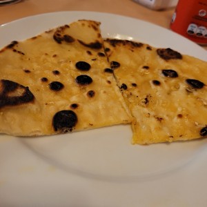 Accompaniments - Naan con Ajo