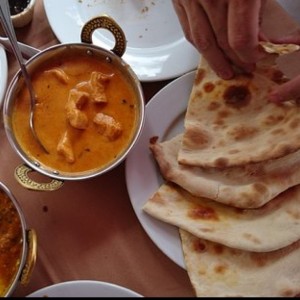 butter chicken y naan