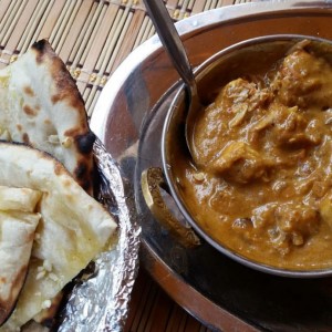 butter chicken y naan