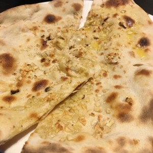 Naan de ajo 