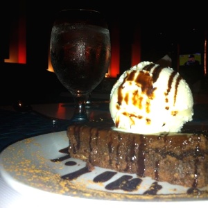 Brownie con helado