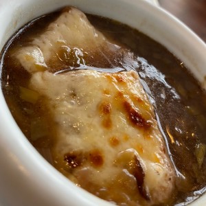 Sopa de Cebolla Gratinada