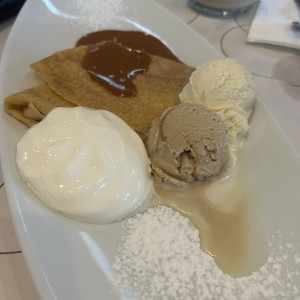 Crepes de arequipe (dulce de leche)