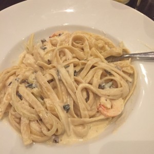 fetuccini con camarones