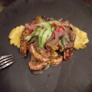 pulpo en salsa coco y curry