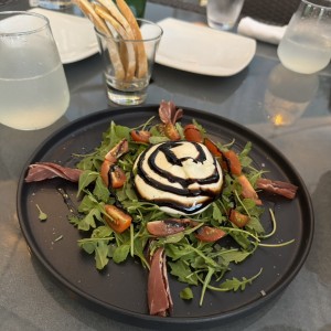 Burrata y Jamón serrano