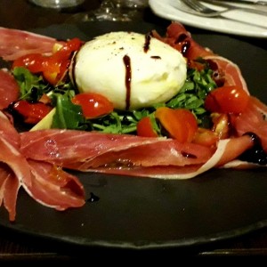 Burrata con Prosciutto 