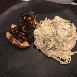 pulpo a la braza con linguini a la ruca 