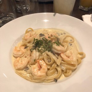 fettuccini con camarones