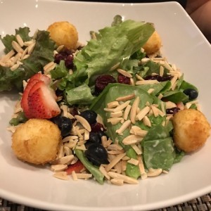 ensalada de frutos rojos