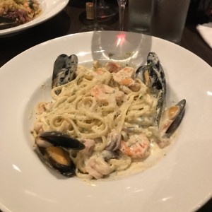 Linguine con Frutos del Mar 