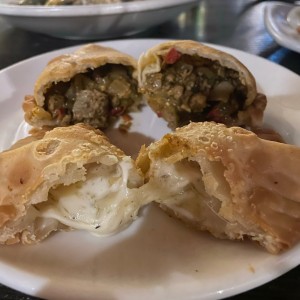 Empanadas Argentinas Fritas o al Horno