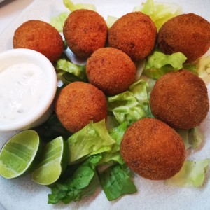 ENTRADAS CALIENTES - Croquetas de Corvina