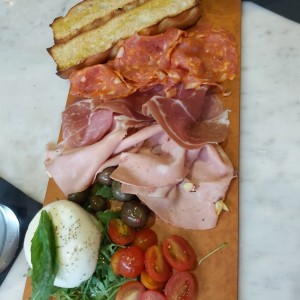 Burrata antipasto