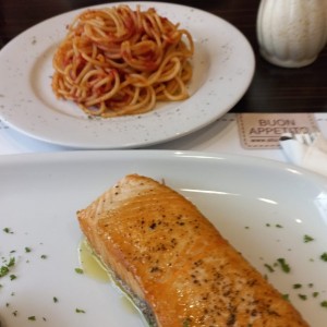 Spaghetti al Pomodoro e Basilico