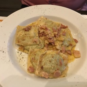 Pastas - Ravioloni alla Carbonara