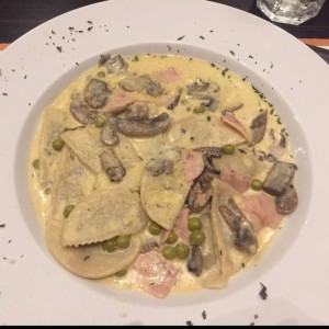 Pastas - Ravioloni alla Carbonara