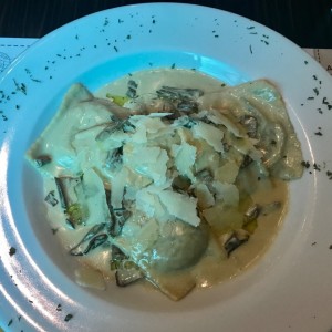 Pastas - Ravioloni alla Carbonara