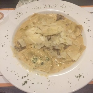 Ravioloni de Ricotta y espinaca