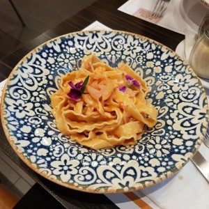 Fettucine alla Crema Rosa di Salmone e Vodka