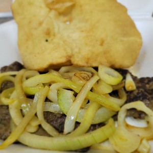 FILETES - Encebollado con hojaldre