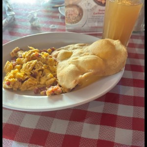 DOS HUEVOS - revueltos con hojaldre