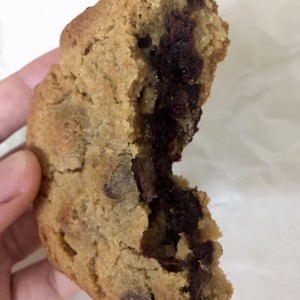 Galleta rellena de brownie