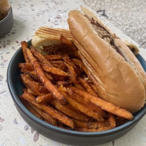 ALMUERZO - Cuban Sandwich