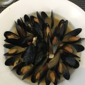 Zuppa di Cozze (Mejillones al vino blanco)