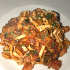 Pasta Amatricciana con Pollo