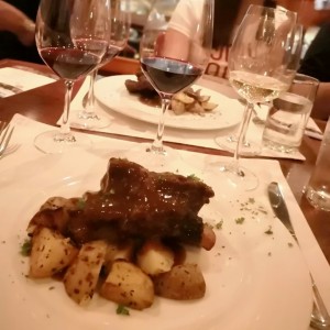 Costillas de res Black angus asadas al vino