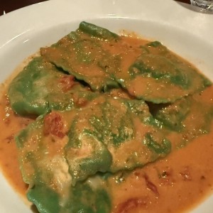 Ravioli Verde Dúo de Salmón