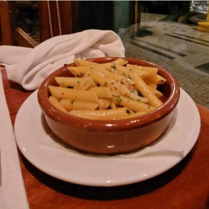 Penne Rigate al Pomodoro o al Alfredo o Aglio e Olio