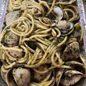 Spaghetti alle Vongole en Salsa Pesto