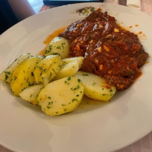 ESCALOPINE DE CARNE A LA PIZZAIOLA con Papas Asadas