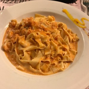 fettucinis con camarones aurora