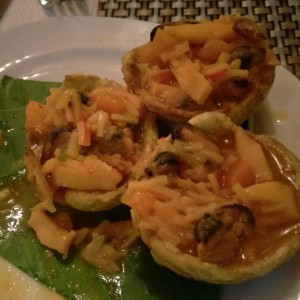 Patacones rellenos de mariscos