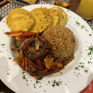 Costillas en salsa dulce de miel y coco