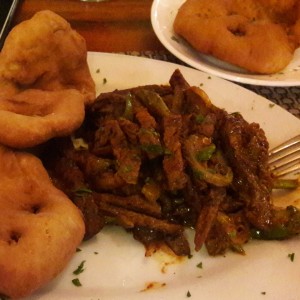 Bistec Picado con Hojaldas