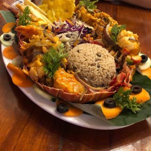 Langosta con Salsa de mariscos