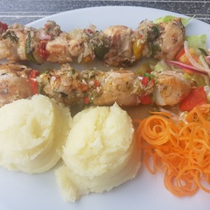 brochetas de pollo