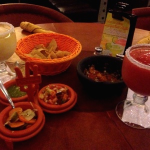 Margaritas y totopos