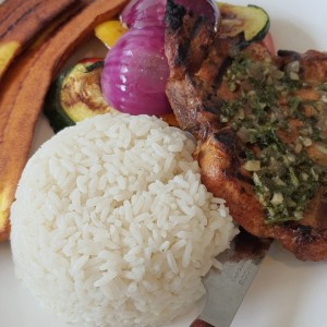 Chuleta con vegetales al grill- Menu ejecutivo