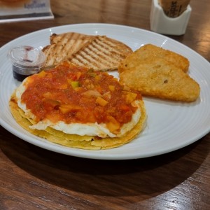 Huevos fritos con todo