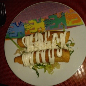 Flautas con pollo (sin salsas picantes)